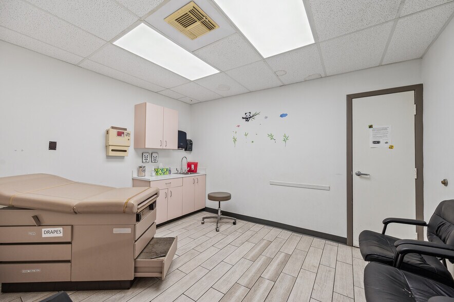More Photos Of 3339 Fairview St, Pasadena Medical For Lease