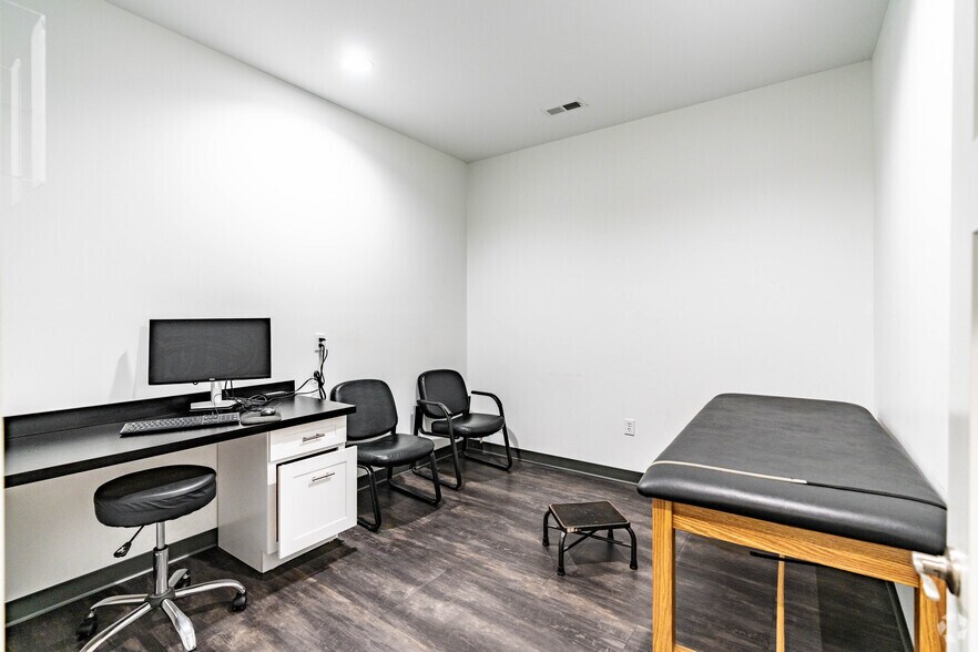 More Photos Of 610 Cave Mill Rd, Bowling Green Medical For Lease