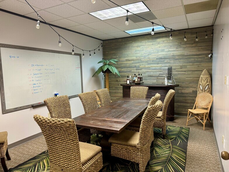 More Photos Of 4807 Spicewood Springs Rd, Austin Unknown For Lease