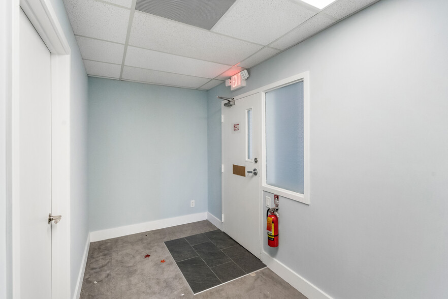 More Photos Of 1615 14th Ave, Vero Beach Medical For Sale