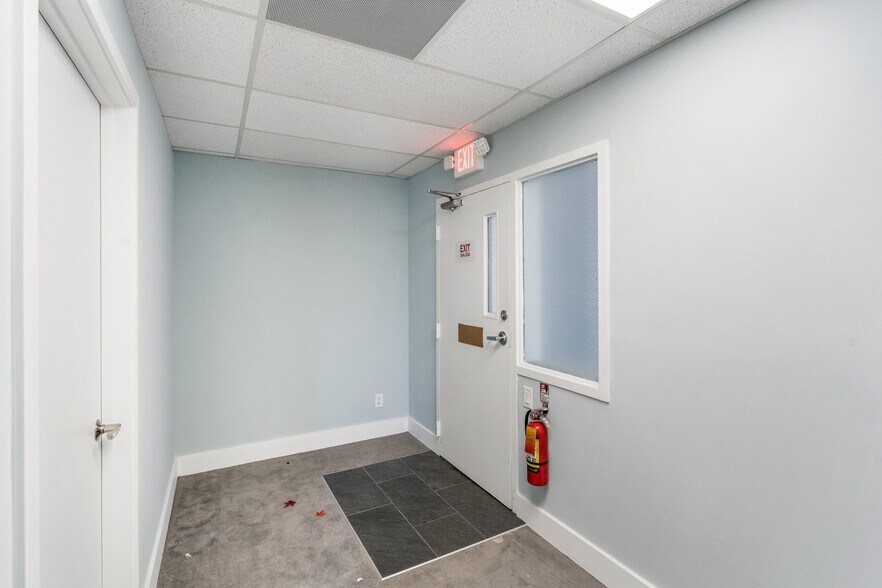 More Photos Of 1615 14th Ave, Vero Beach Medical For Sale
