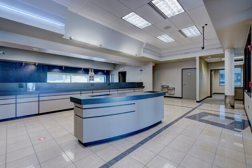 More Photos Of 14900 SE 29th St, Choctaw Bank For Lease