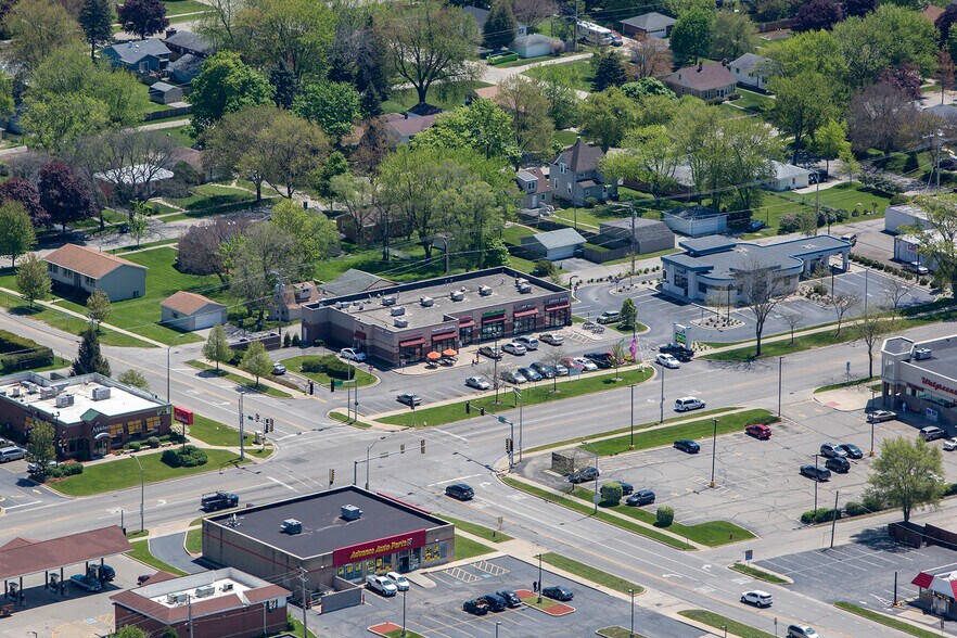 More Photos Of 2101-2109 Sheridan Rd, Zion Unknown For Lease