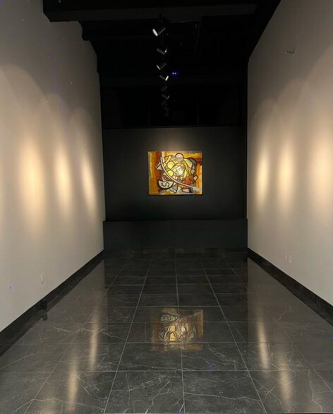 More Photos Of 4229 FM 620, Austin Showroom For Sale