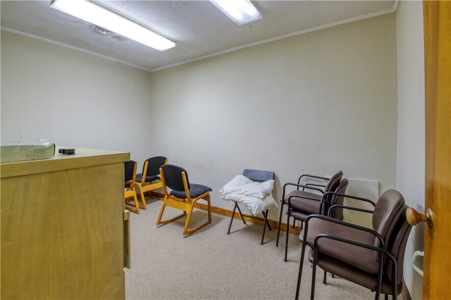 More Photos Of 111 W Pine Grove Rd, Fair Play Office For Sale
