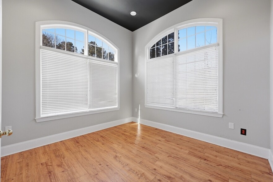 More Photos Of 6470 Georgia 400, Cumming Medical For Sale