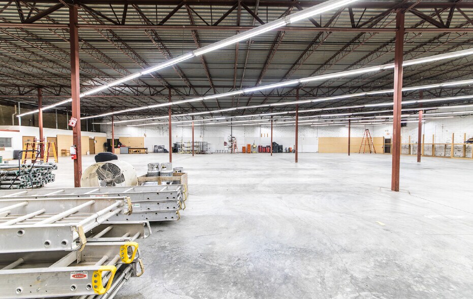 More Photos Of 2730 Delmar Blvd, Saint Louis Warehouse For Lease
