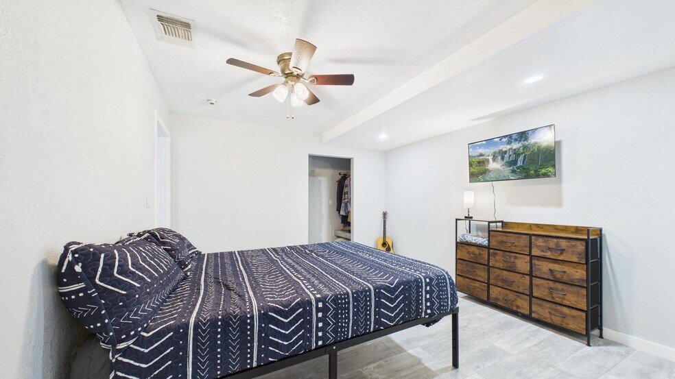 More Photos Of 2123 15th St, Lubbock Apartments For Sale