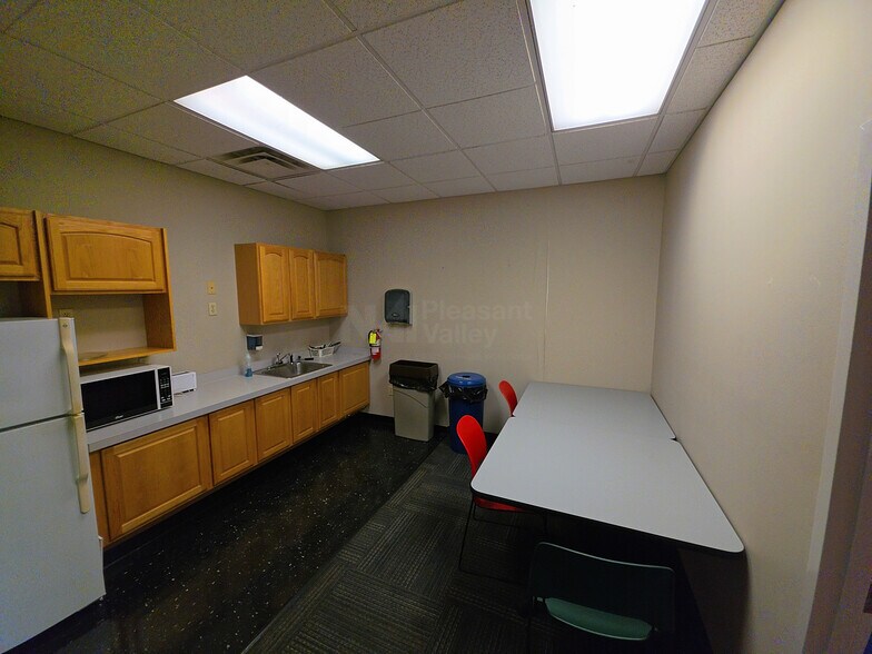 More Photos Of 564 White Pond Dr, Akron Office For Lease