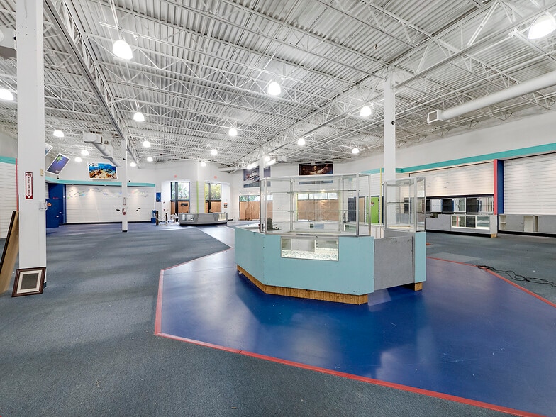 Primary Photo Of 4074 Northlake Blvd, Palm Beach Gardens Freestanding For Lease