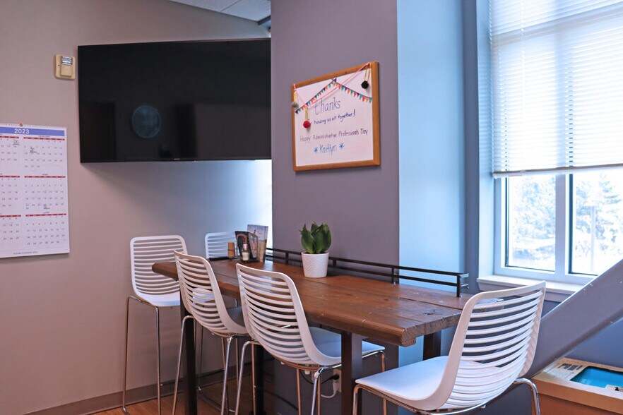 More Photos Of 24076 SE Stark St, Gresham Medical For Lease