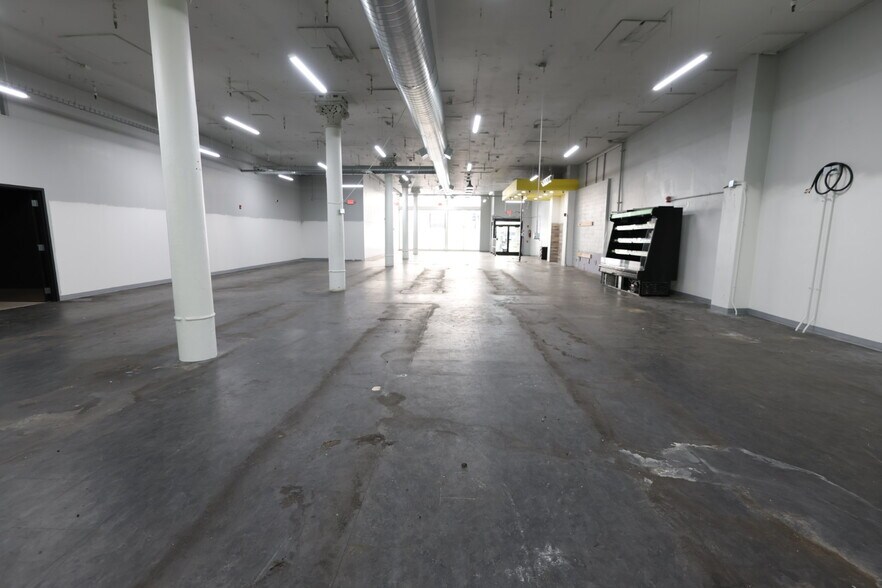 More Photos Of 610 Wood St, Pittsburgh Storefront Retail Office For Lease