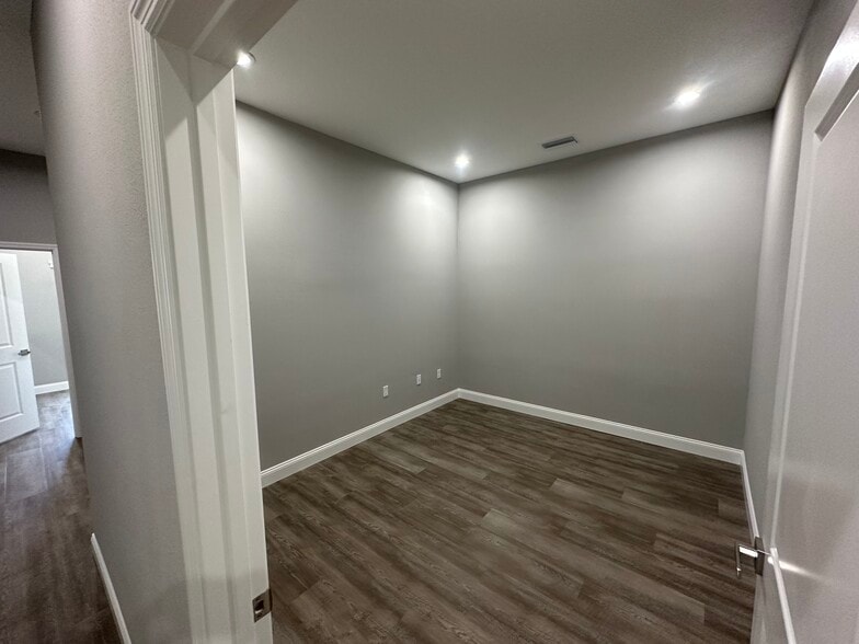 More Photos Of 708 Cactus Ridge Cir, Seffner Medical For Lease