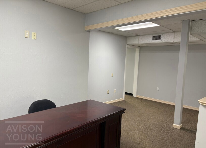 More Photos Of 723 E Colonial Dr, Orlando Medical For Lease