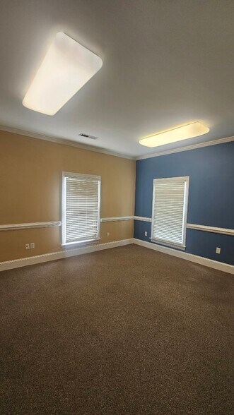 More Photos Of 717 Rosanne Dr, Kinston Medical For Lease