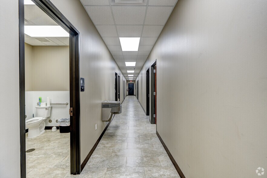 More Photos Of 13802 Furman Rd, Houston Warehouse For Lease