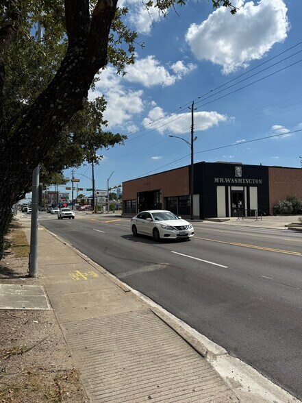 More Photos Of 4901 Washington Ave, Houston Freestanding For Lease