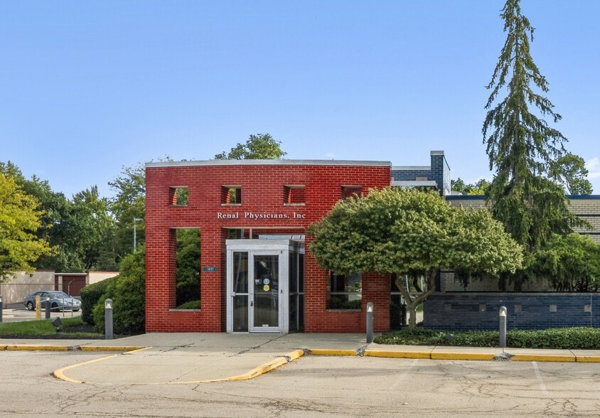 More Photos Of 1431 Business Center Ct, Dayton Medical For Sale
