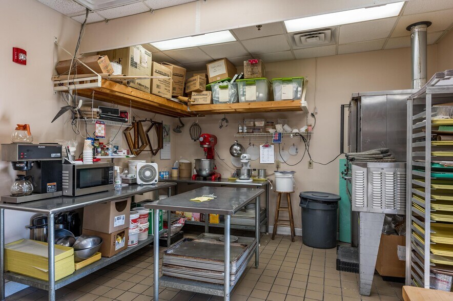 More Photos Of 9298 Apison Pike, Ooltewah Office Residential For Sale