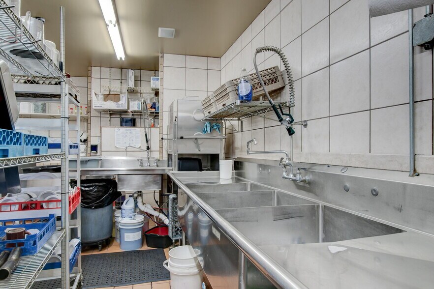 More Photos Of 868 County Line Rd NE, Resaca Convenience Store For Sale