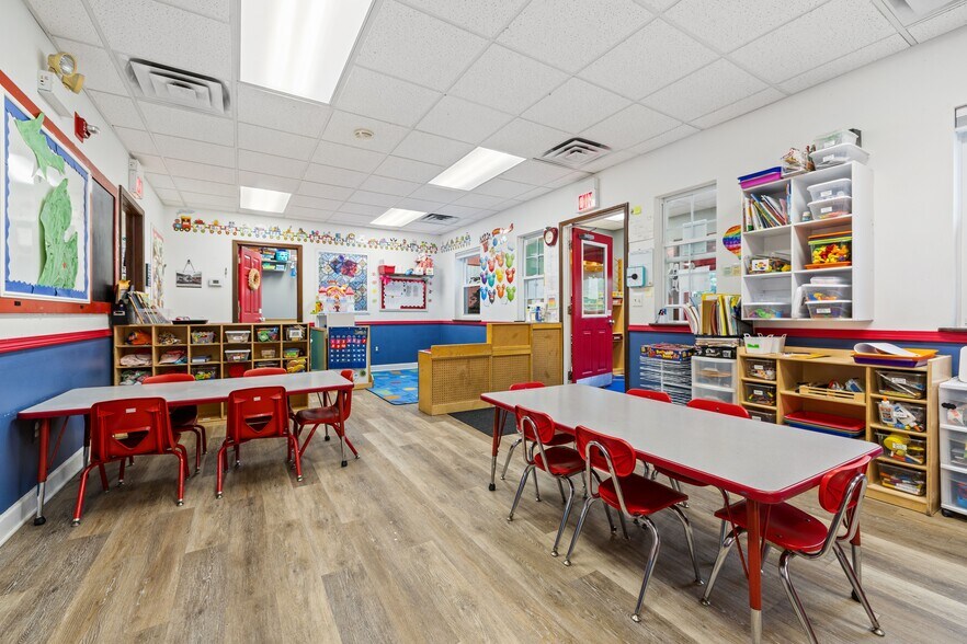 More Photos Of 7739 Clyde Rd, Fenton Specialty For Sale