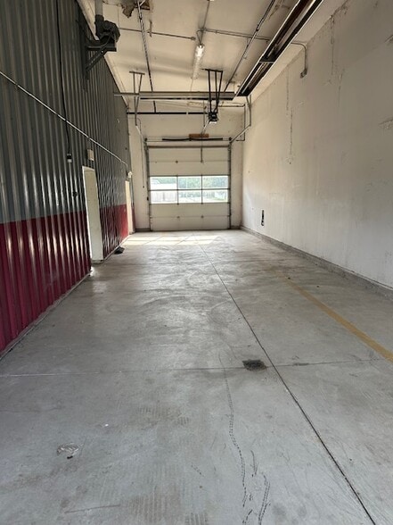 More Photos Of 501 N Main St, Wilmington Warehouse For Sale