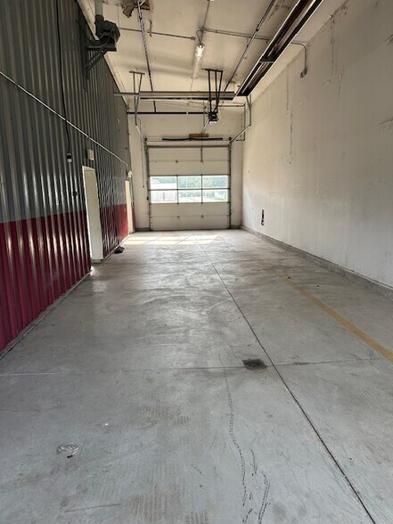 More Photos Of 501 N Main St, Wilmington Warehouse For Lease