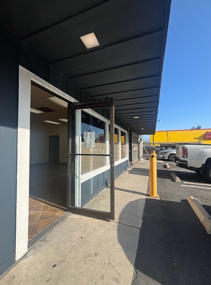 More Photos Of 312 N Gaffey St, San Pedro Freestanding For Lease