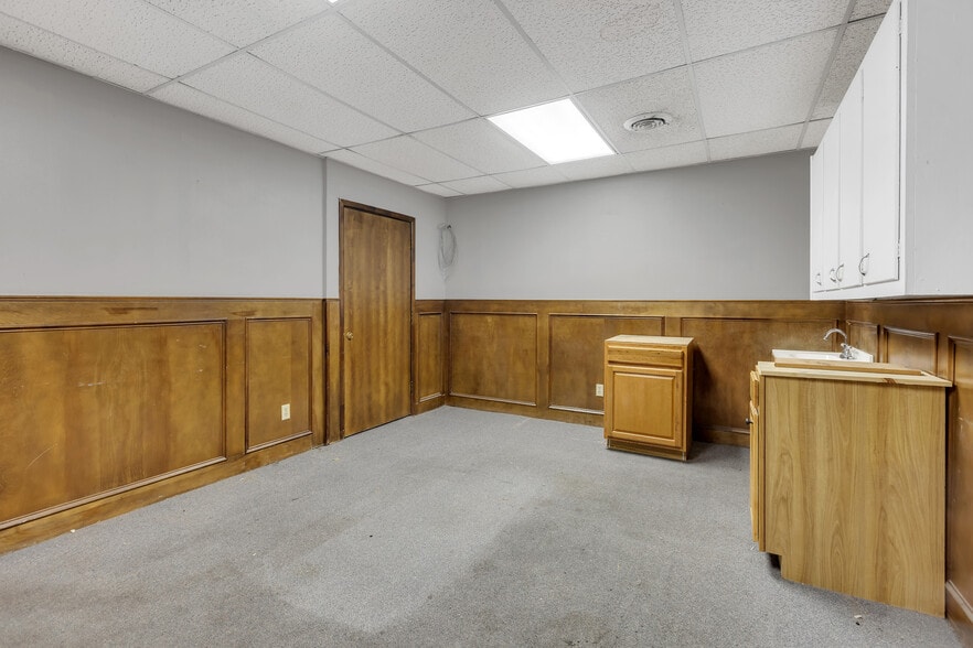 More Photos Of 2479 E 11th St, Odessa Medical For Sale