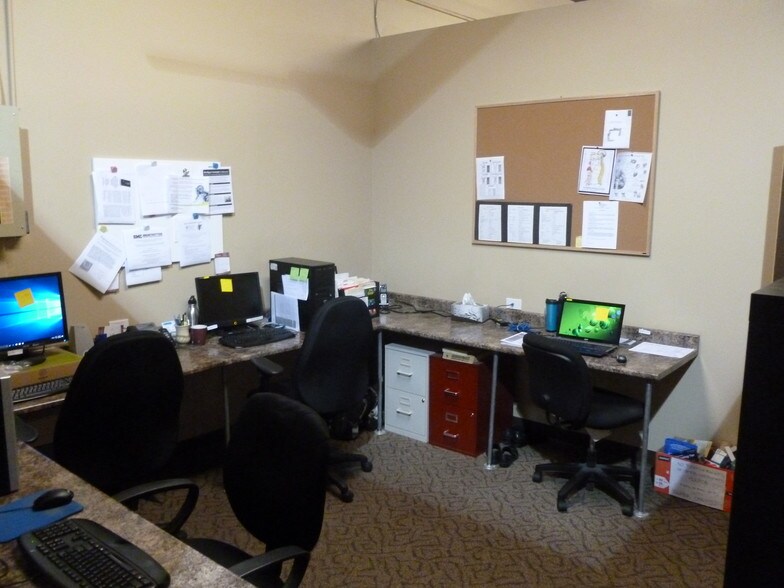 More Photos Of 2319B Taylor Dr, Red Deer Unknown For Lease