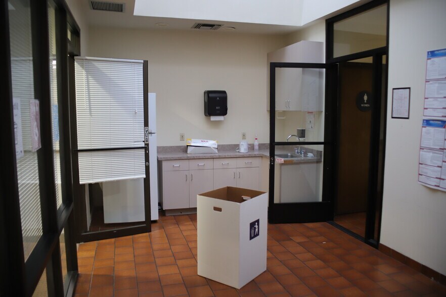 More Photos Of 3350 Scott Blvd, Santa Clara Warehouse For Lease