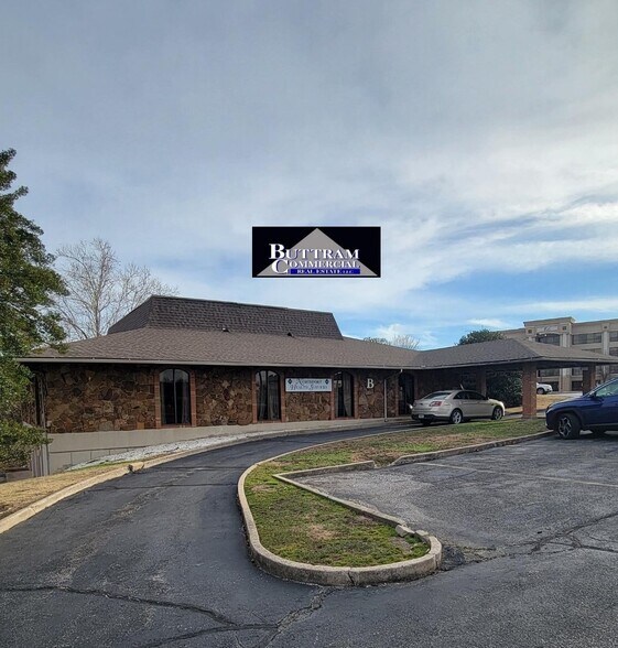 More Photos Of 3111 McClelland Blvd., Joplin Office For Sale