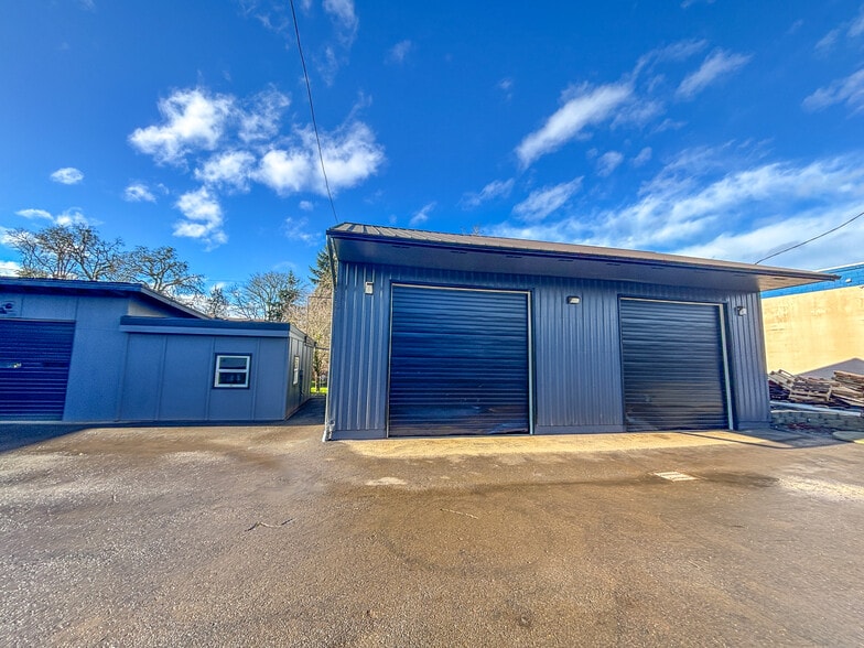 More Photos Of 446 McClaine St, Silverton Warehouse For Sale