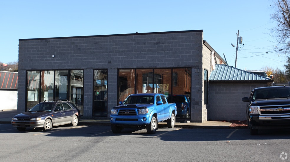 More Photos Of 909 Morgantown Ave, Fairmont Freestanding For Lease