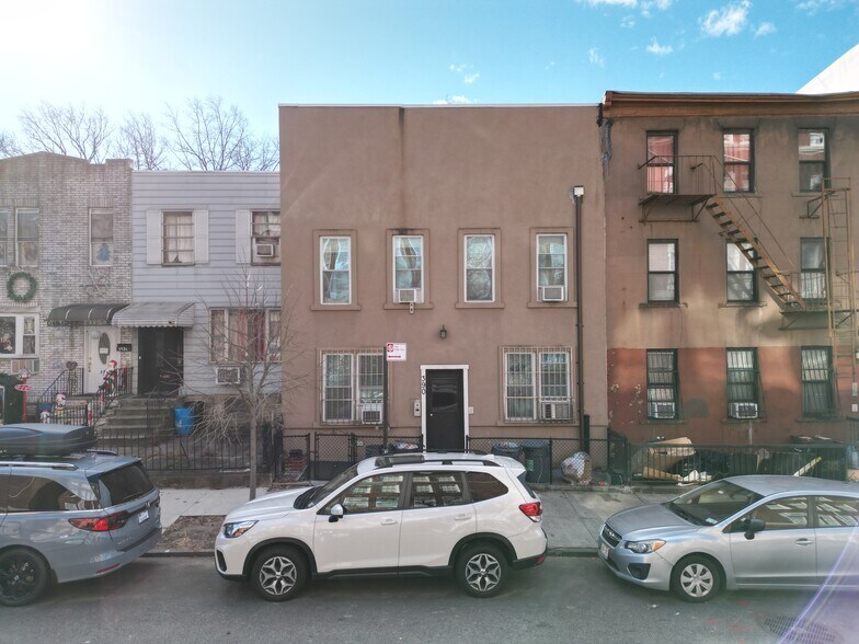 More Photos Of , Brooklyn Unknown For Sale