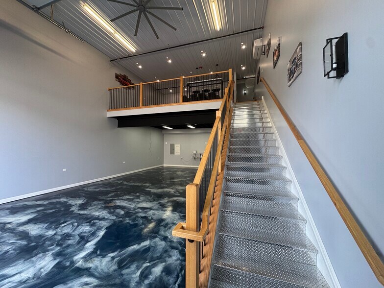 More Photos Of 2244 Ferry Rd, Naperville Flex For Sale