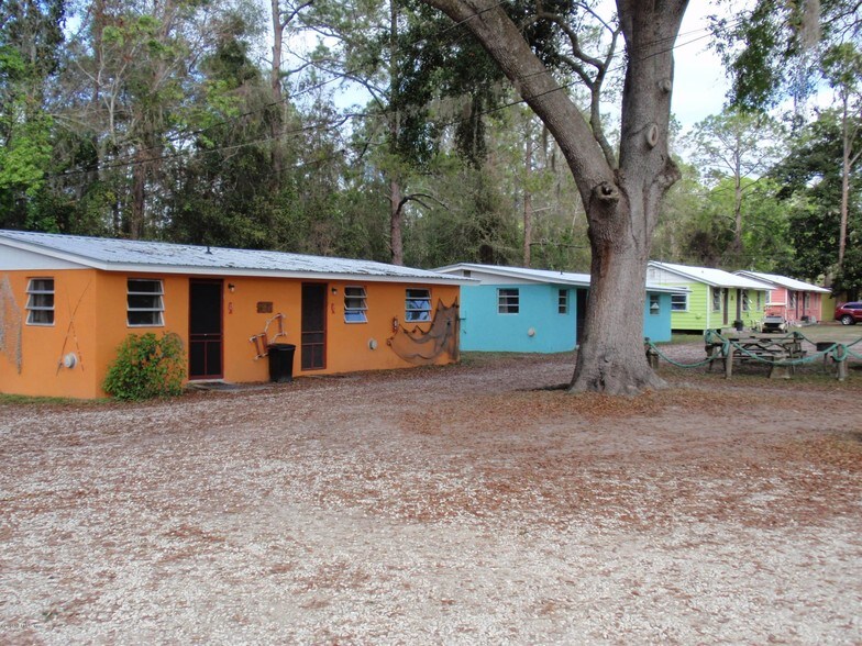 More Photos Of 217 Butler Dr, Satsuma Trailer Camper Park For Sale