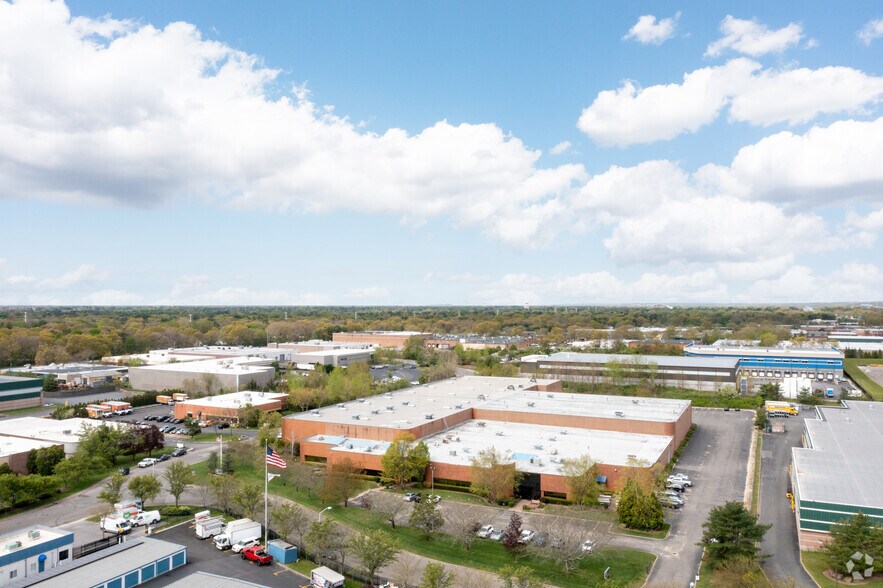 More Photos Of 2100 Pacific St, Hauppauge Warehouse For Lease