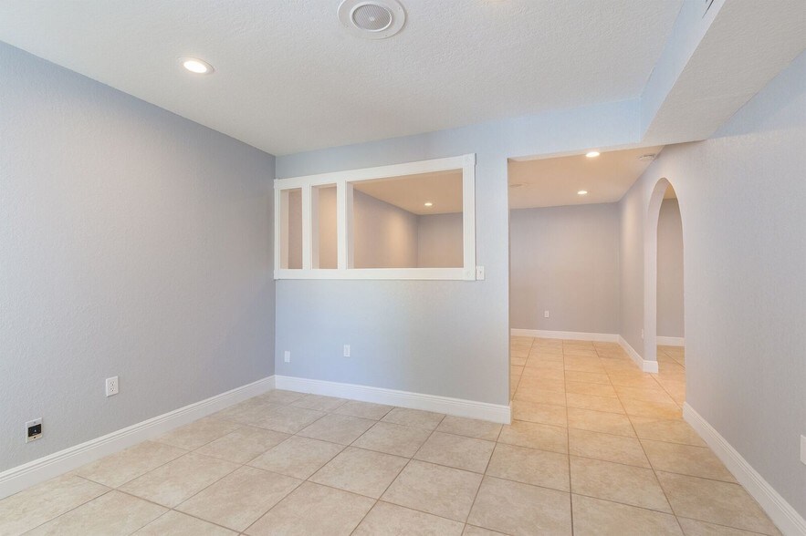 More Photos Of 2244 1st Ave N, Saint Petersburg Medical For Lease