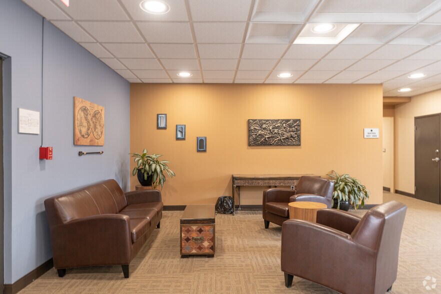 More Photos Of 550 Pinetown Rd, Fort Washington Office For Lease