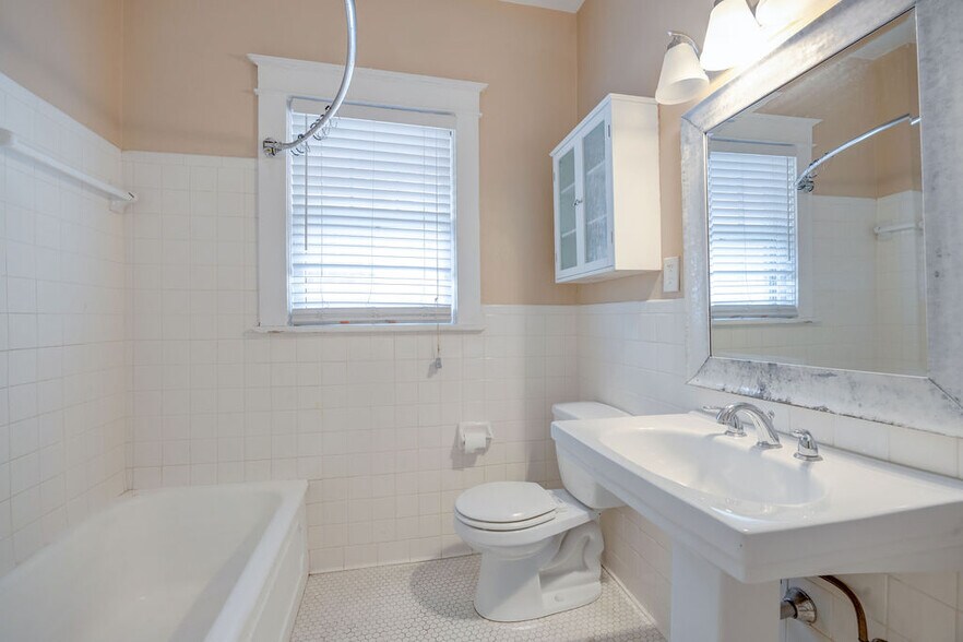 More Photos Of 195 Angelus St, Memphis Multifamily For Sale