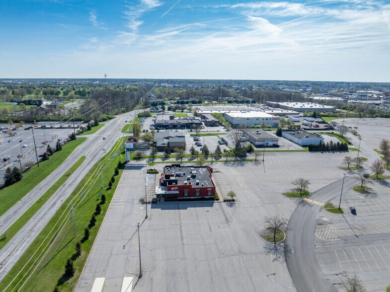 More Photos Of 6045 E 86th St, Indianapolis Restaurant For Sale