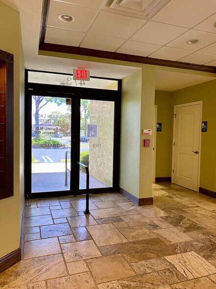 More Photos Of 473 S Indiana Ave, Englewood Coworking Space