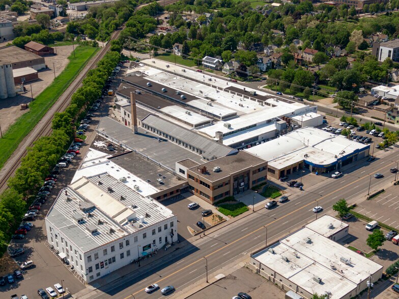More Photos Of 1618-1620 Central Ave NE, Minneapolis Warehouse For Lease