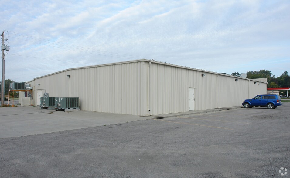 More Photos Of 1205 S Locust St, Glenwood Storefront For Sale