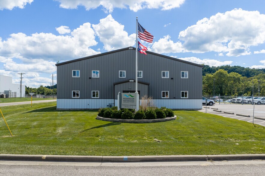 More Photos Of 2050 Reiser Ave SE, New Philadelphia Warehouse For Sale