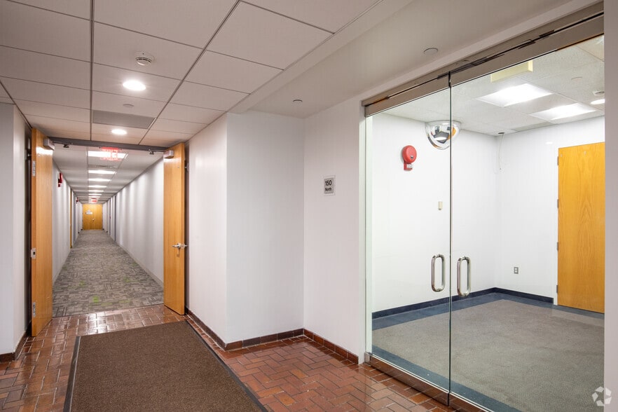More Photos Of 145 Pinelawn Rd, Melville Office For Lease