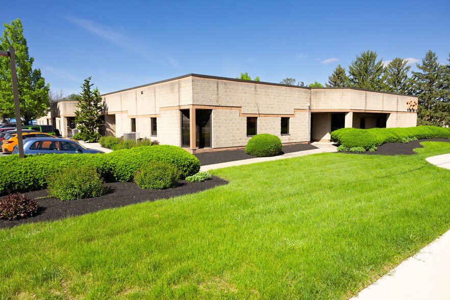 More Photos Of 1851 Charter Ln, Lancaster Office For Lease