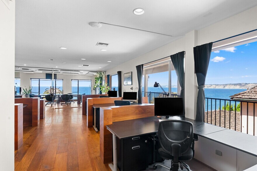 More Photos Of 1218-1224 Prospect St, La Jolla Office For Lease