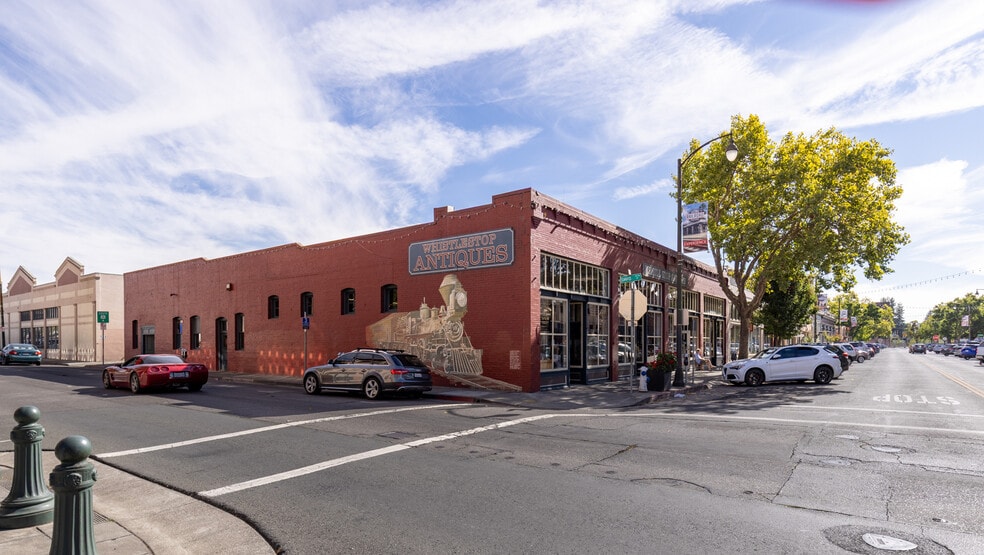 More Photos Of 130 4th St, Santa Rosa Storefront For Sale